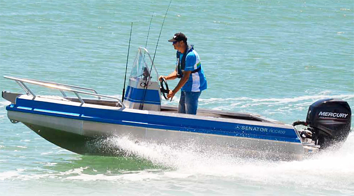 senatorboats-boat-test-centre-of-attention-senator-rcc450